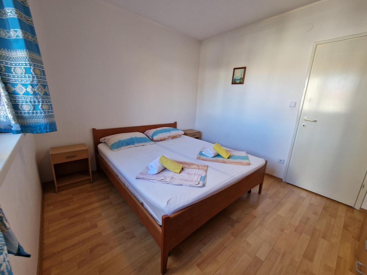 Appartement Apartman Puntizela à Pula Extérieur photo